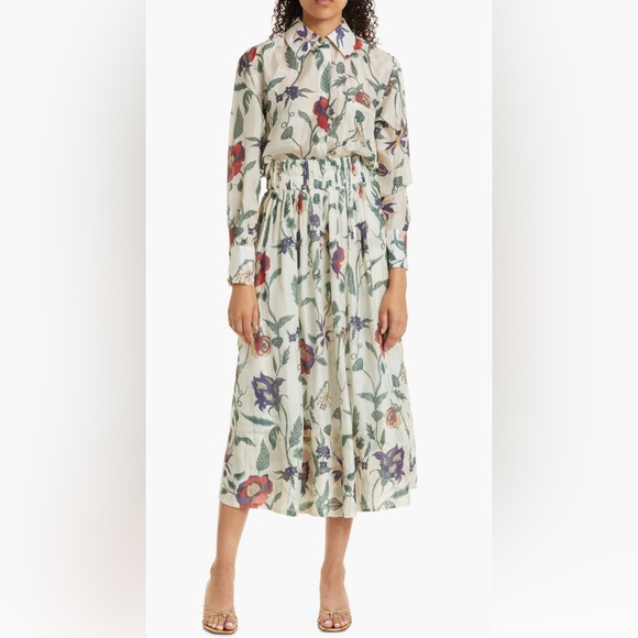 New ISLA & WHITE SALOME FLORAL SILK TOP IN BOUQUET RED Size Medium - Picture 4 of 13